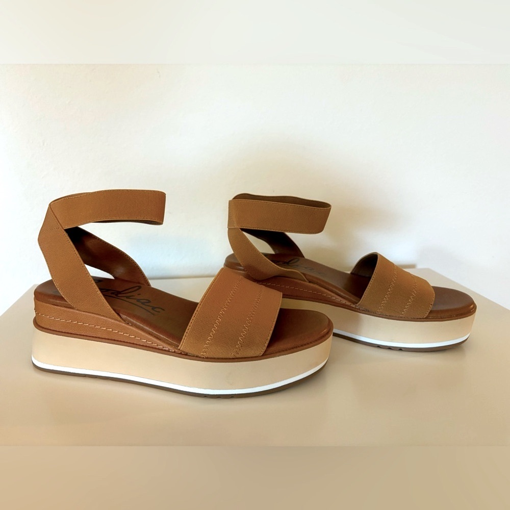 Zodiac Platform Wedges Size 9 like new never worn